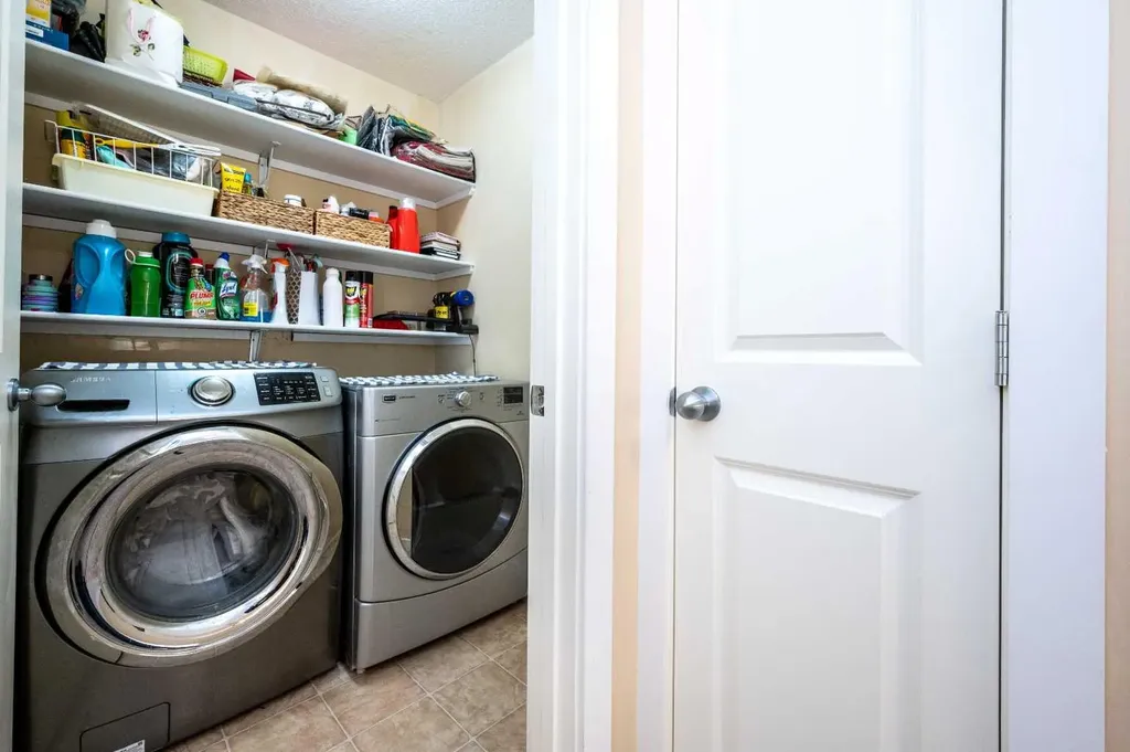 60 Covecreek Mews NE Calgary AB T3J 4V9