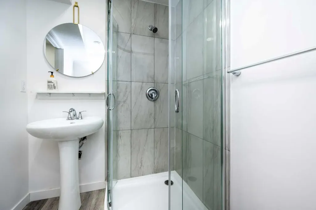 60 Covecreek Mews NE Calgary AB T3J 4V9