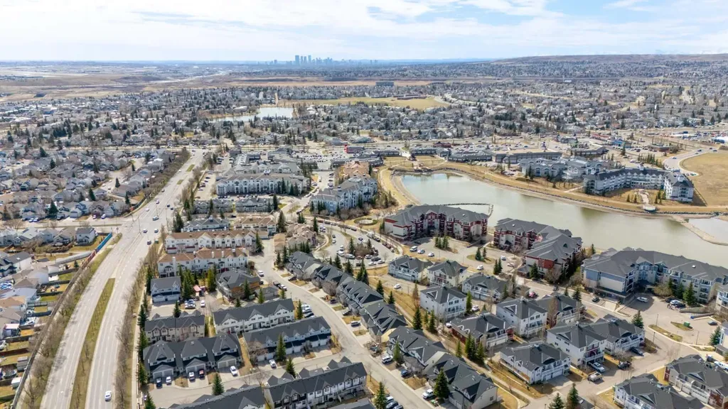 60 Covecreek Mews NE Calgary AB T3J 4V9