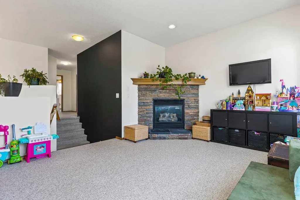 921 Cranston Drive SE Calgary AB T3M 1E3