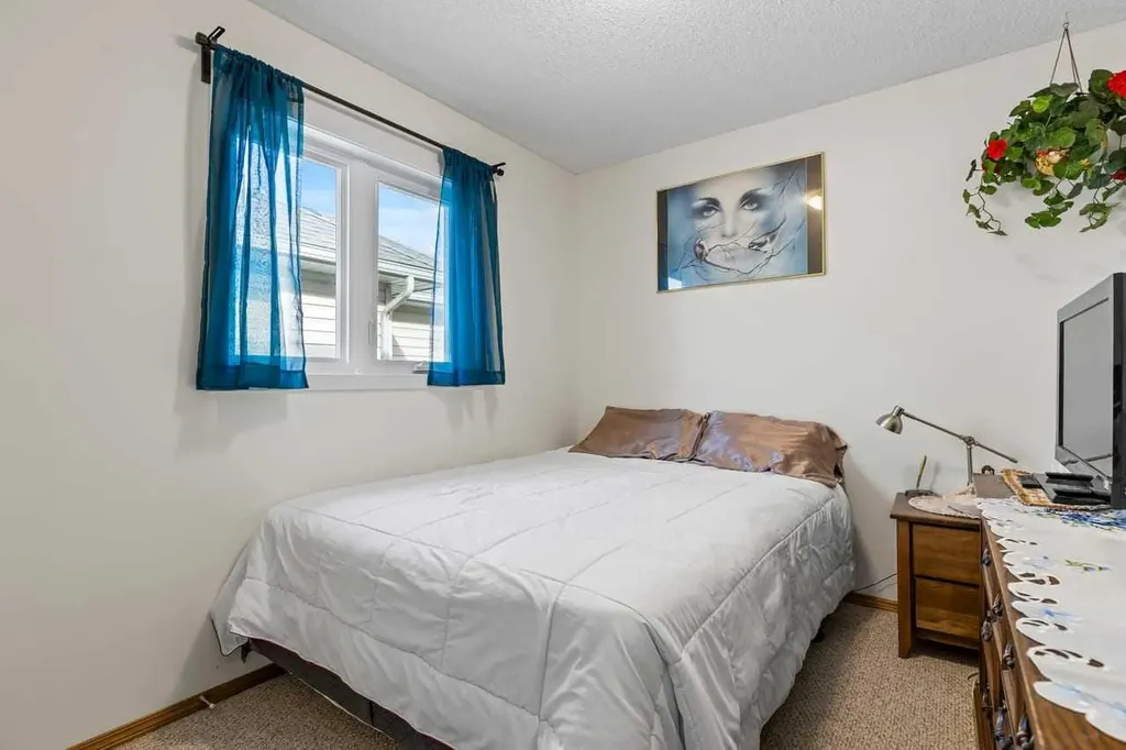 921 Cranston Drive SE Calgary AB T3M 1E3