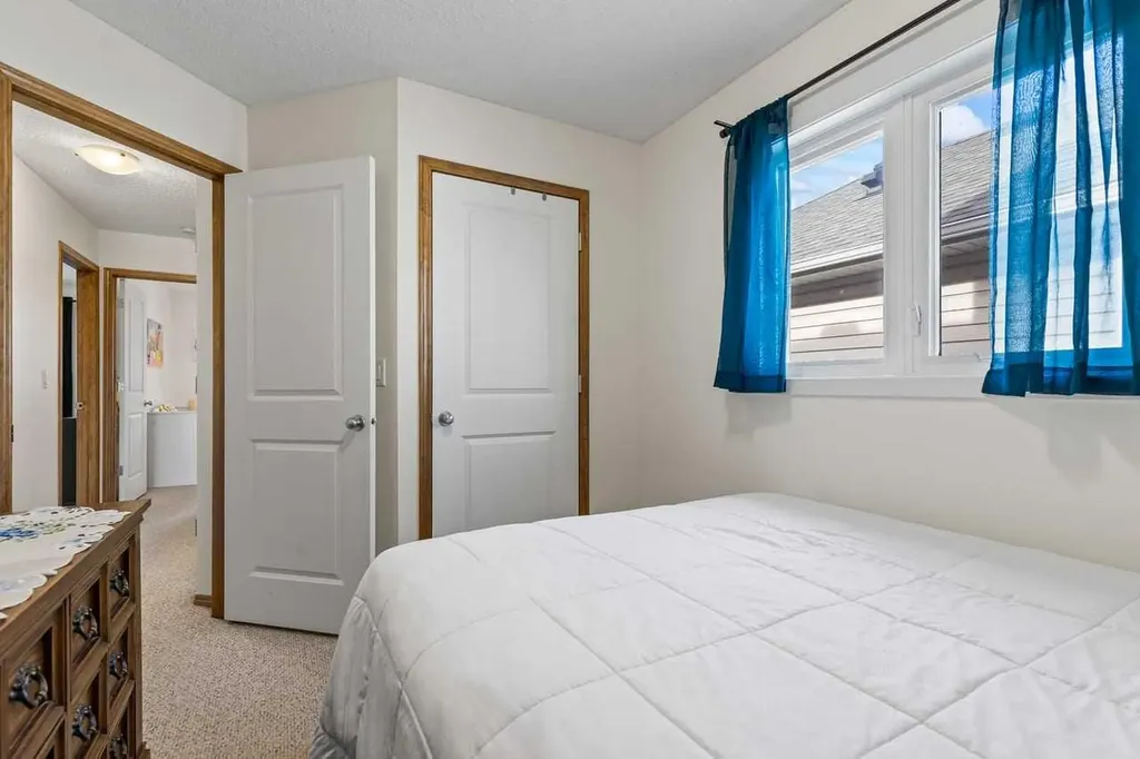 921 Cranston Drive SE Calgary AB T3M 1E3