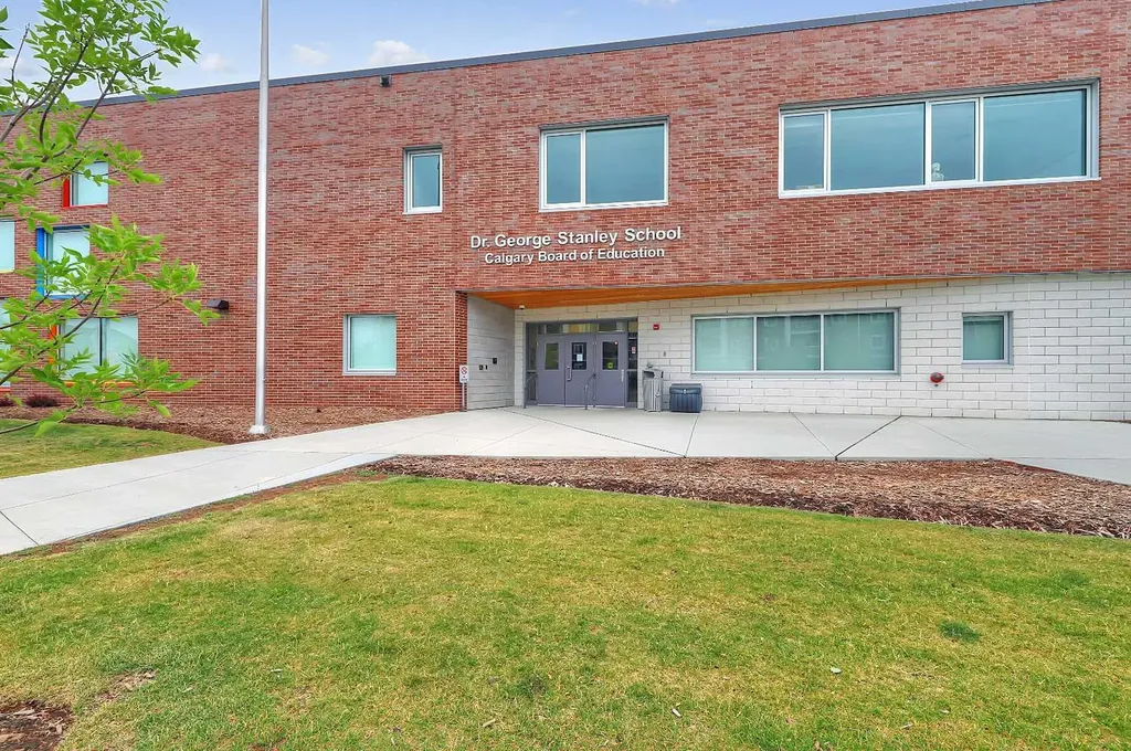 921 Cranston Drive SE Calgary AB T3M 1E3