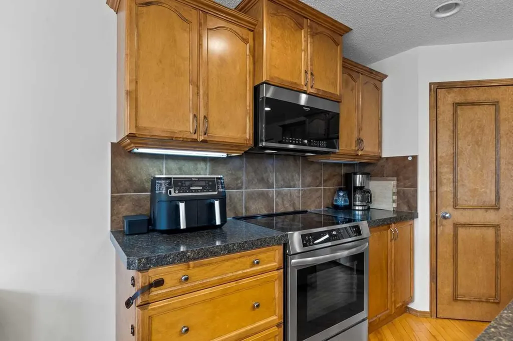921 Cranston Drive SE Calgary AB T3M 1E3