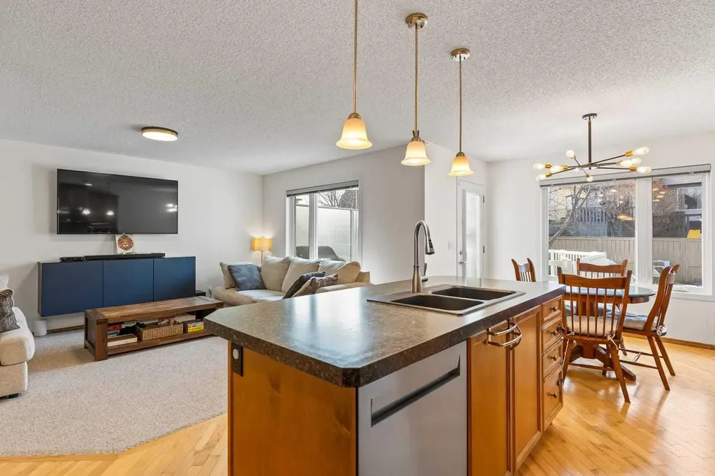 921 Cranston Drive SE Calgary AB T3M 1E3