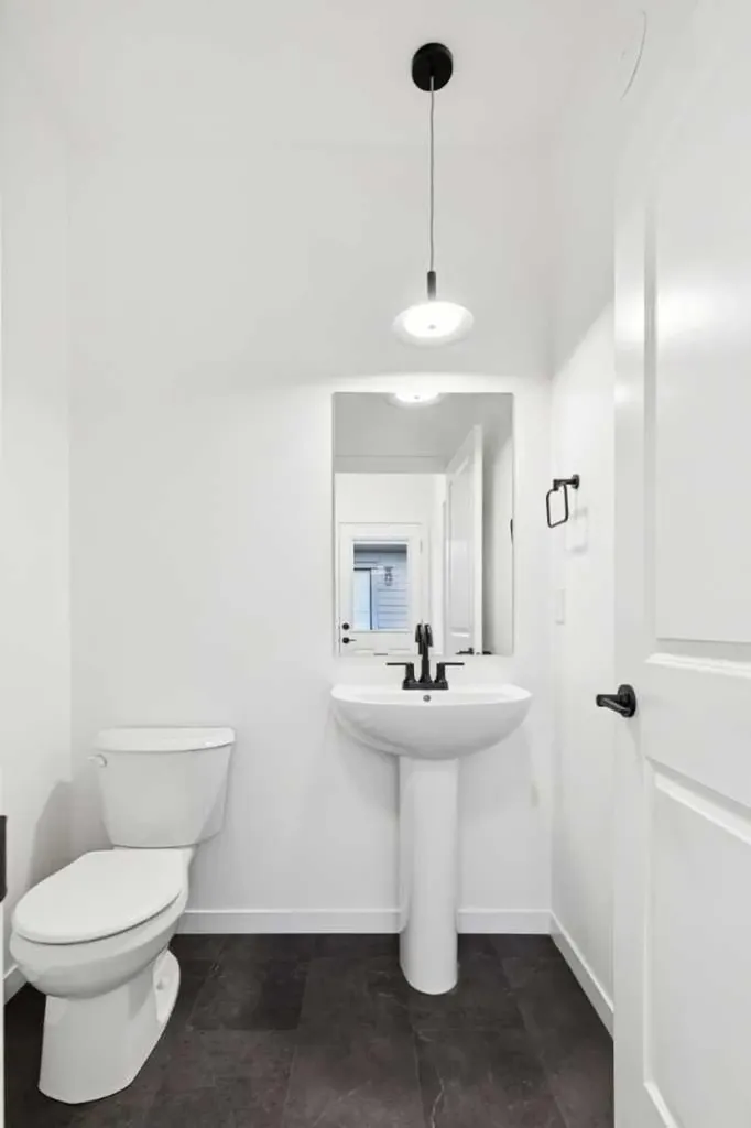 28 Bluerock Terrace SW Calgary AB T2Y0V8