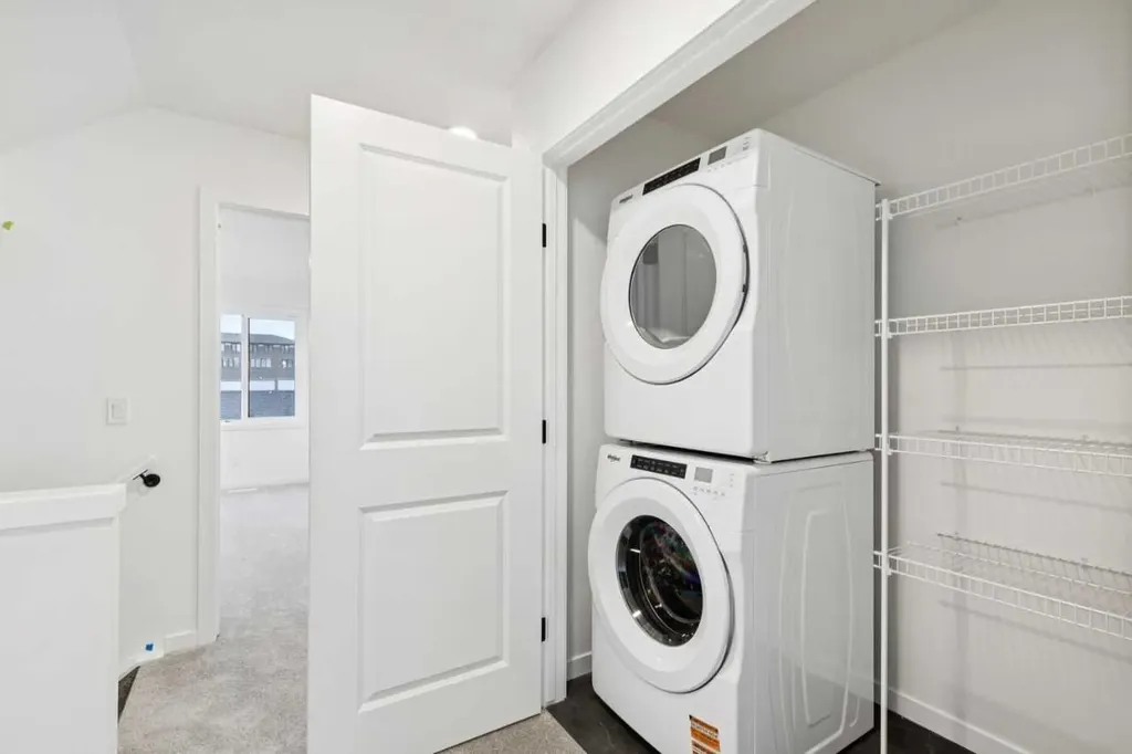 28 Bluerock Terrace SW Calgary AB T2Y0V8
