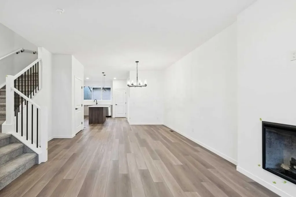 28 Bluerock Terrace SW Calgary AB T2Y0V8