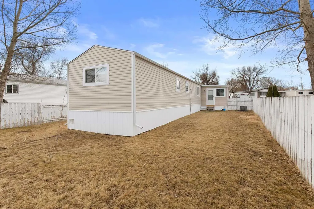 4000 13 Avenue SE Medicine Hat AB T1B 1J3