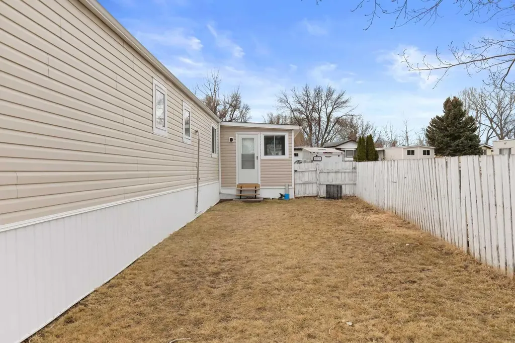 4000 13 Avenue SE Medicine Hat AB T1B 1J3