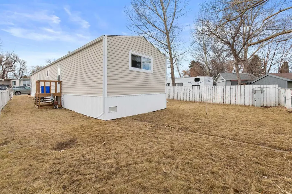 4000 13 Avenue SE Medicine Hat AB T1B 1J3