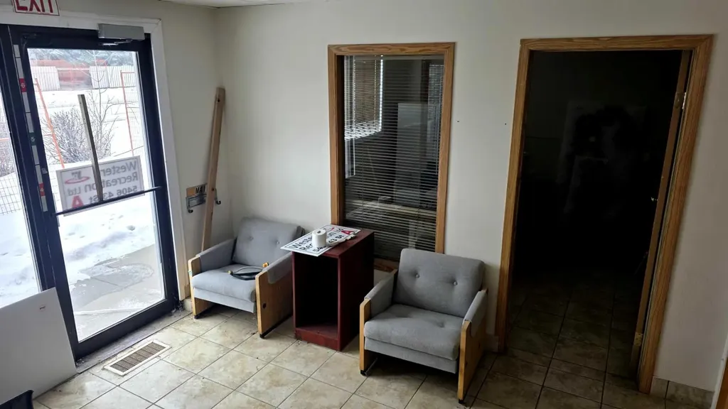 5406 43 Street Red Deer AB T4N 1C9