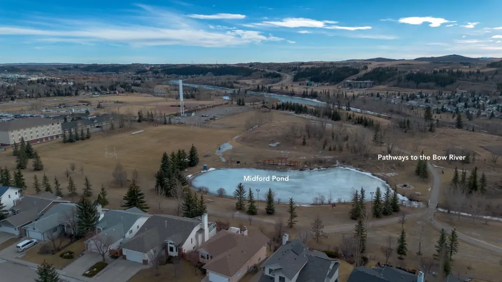 32 West Mackay Crescent Cochrane AB T4C 1J9