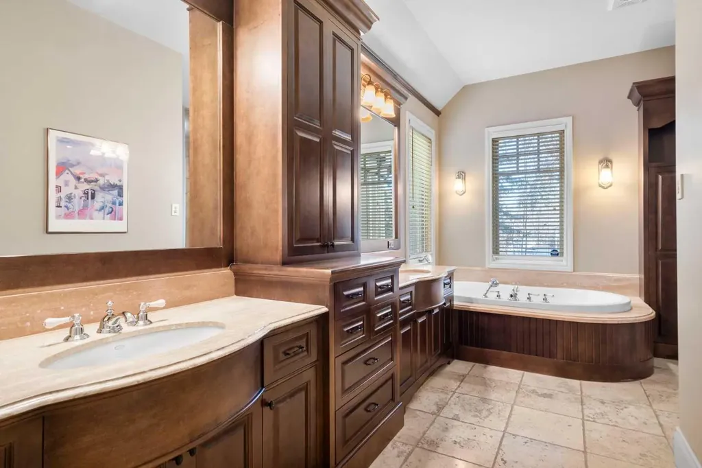 2905 Carleton Street SW Calgary AB T2T 3L1