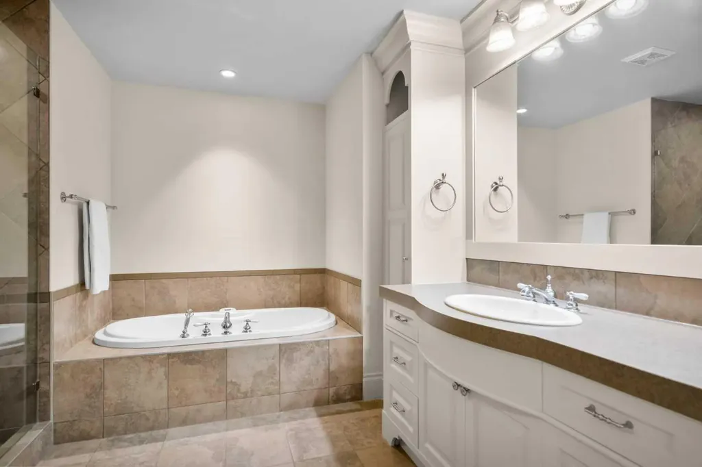 2905 Carleton Street SW Calgary AB T2T 3L1