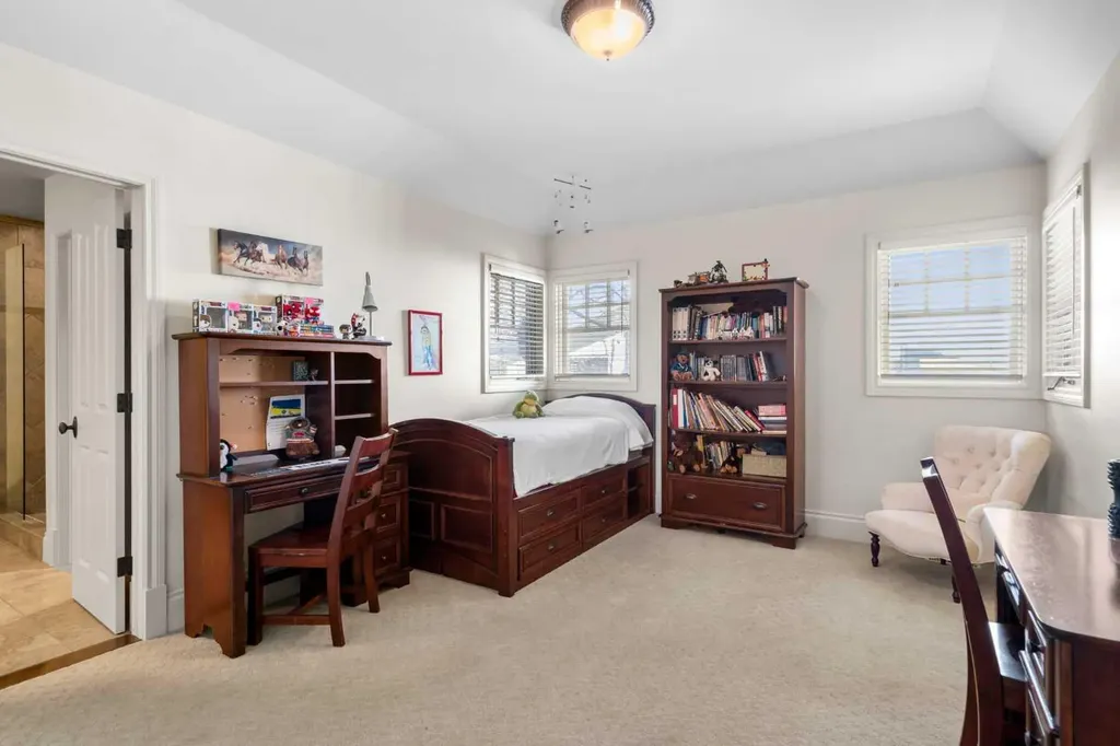 2905 Carleton Street SW Calgary AB T2T 3L1