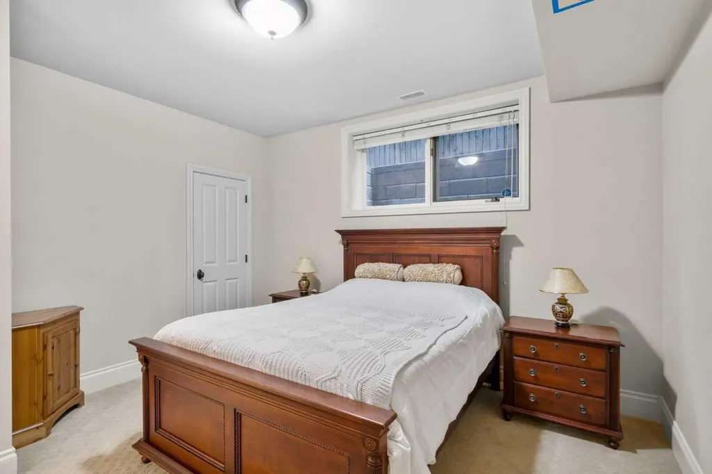 2905 Carleton Street SW Calgary AB T2T 3L1