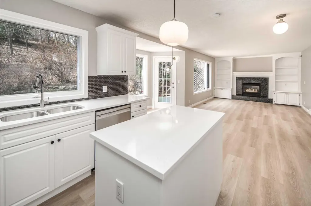 79 Hamptons Heights NW Calgary AB T3A 5W1