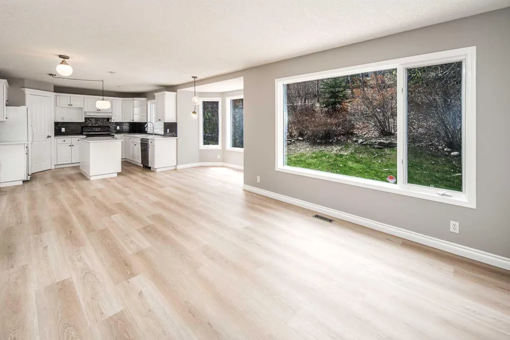 79 Hamptons Heights NW Calgary AB T3A 5W1