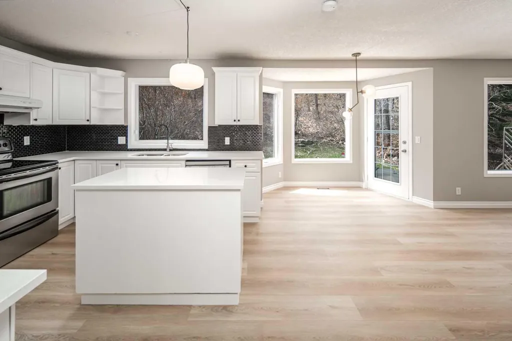 79 Hamptons Heights NW Calgary AB T3A 5W1