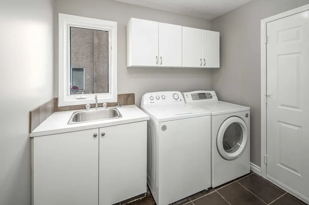 79 Hamptons Heights NW Calgary AB T3A 5W1