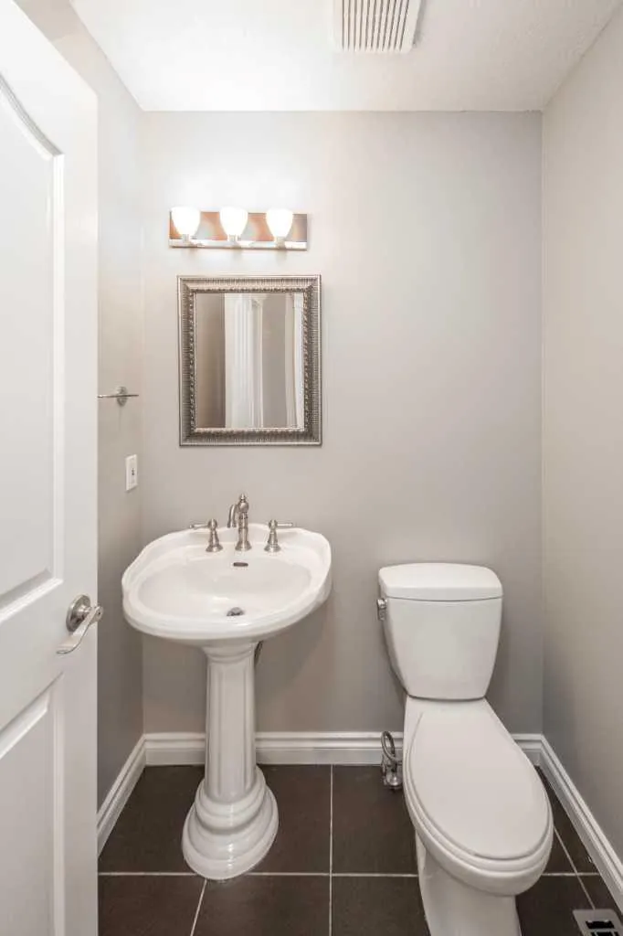 79 Hamptons Heights NW Calgary AB T3A 5W1