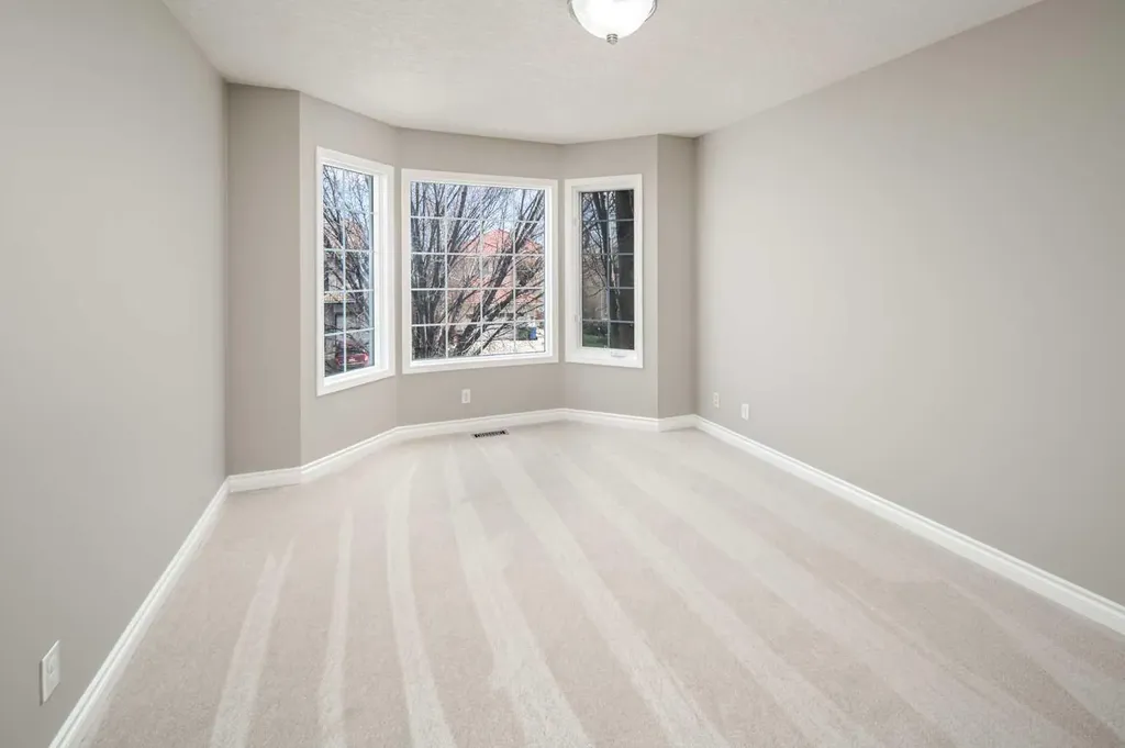 79 Hamptons Heights NW Calgary AB T3A 5W1