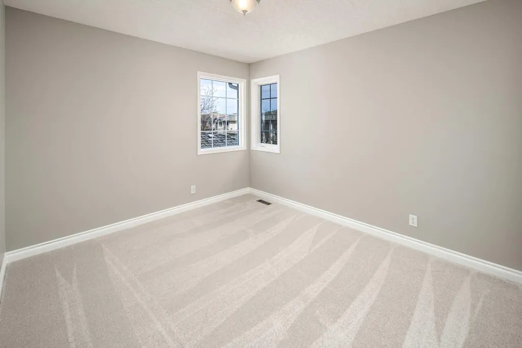 79 Hamptons Heights NW Calgary AB T3A 5W1