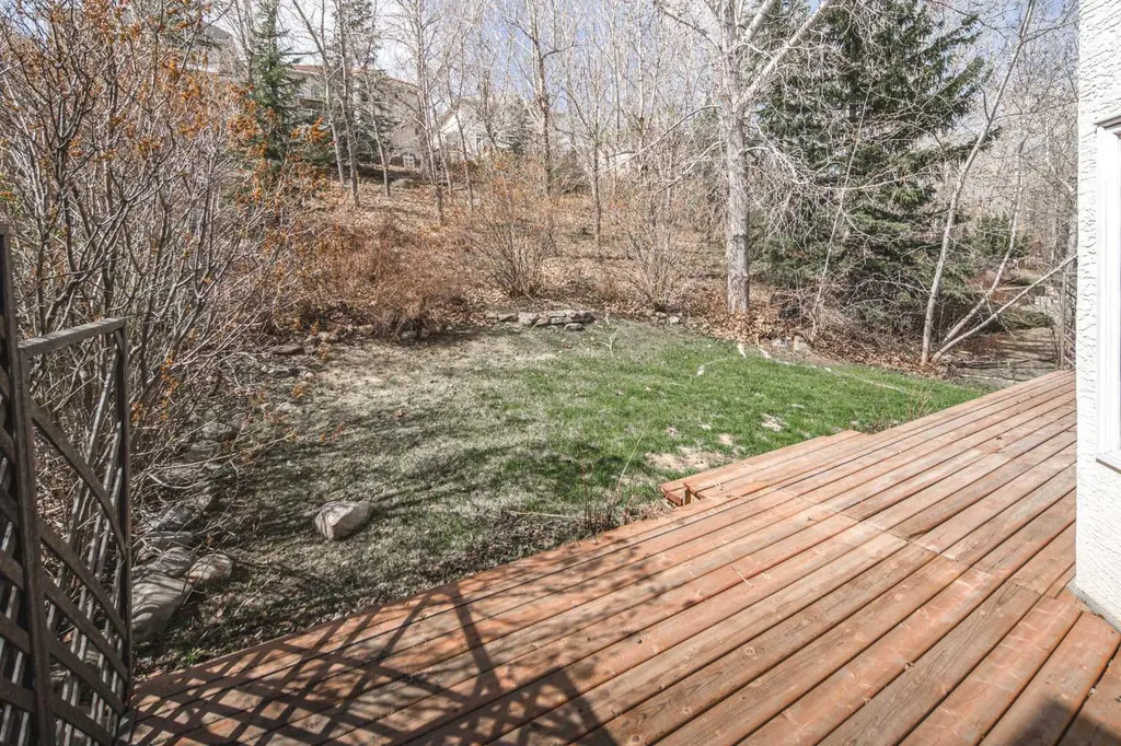 79 Hamptons Heights NW Calgary AB T3A 5W1