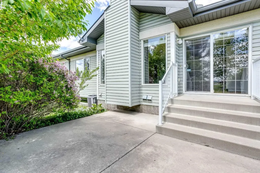 537 Epiphany Bay Rural Rocky View County AB T1X1G6