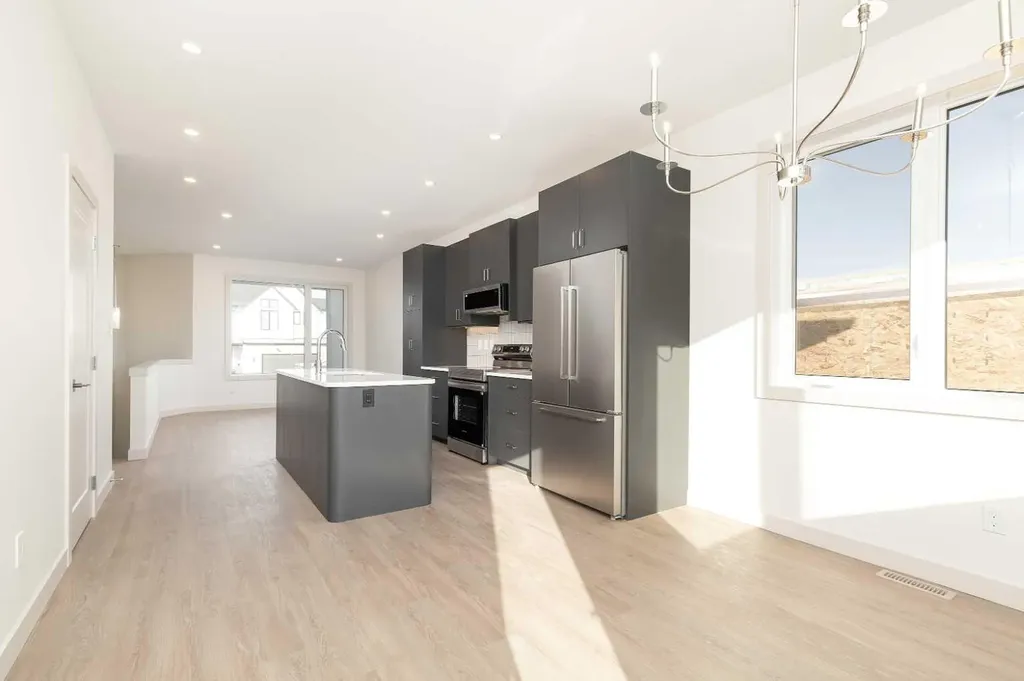 566 Malahat Green W Lethbridge AB T1J 5H1