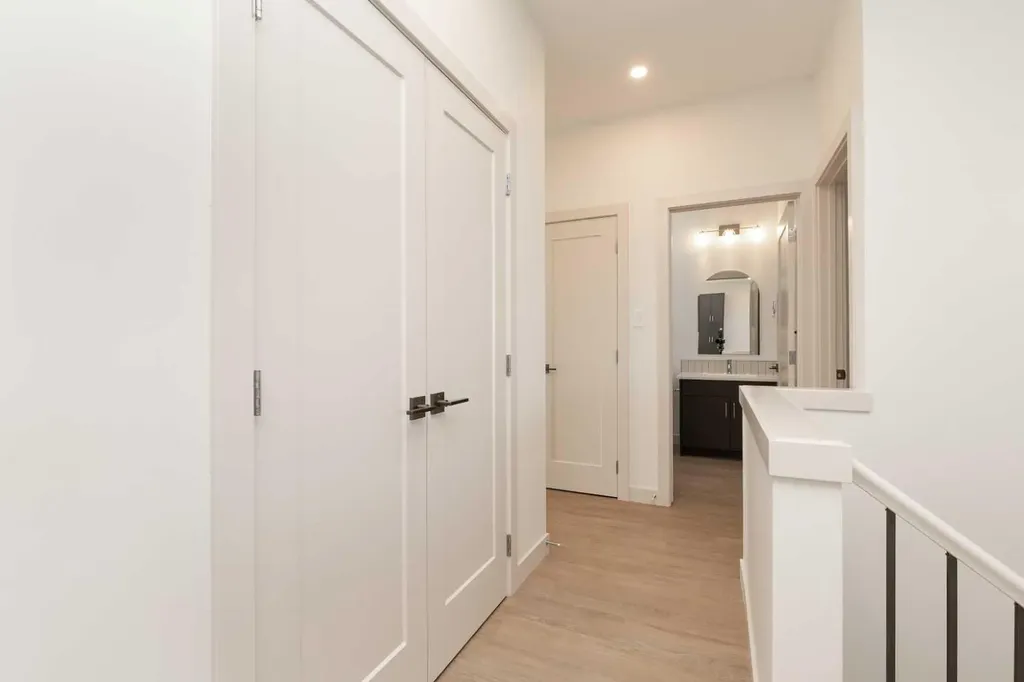 566 Malahat Green W Lethbridge AB T1J 5H1