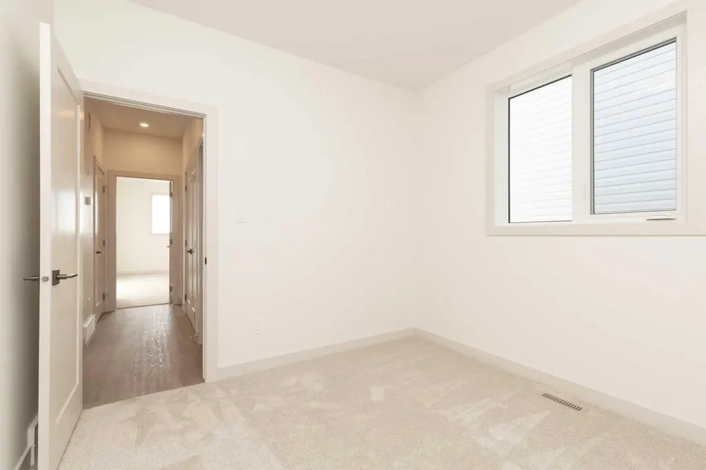 566 Malahat Green W Lethbridge AB T1J 5H1