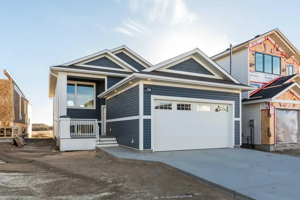 566 Malahat Green W Lethbridge AB T1J 5H1