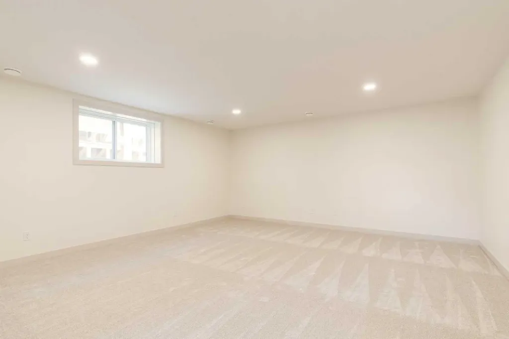 566 Malahat Green W Lethbridge AB T1J 5H1