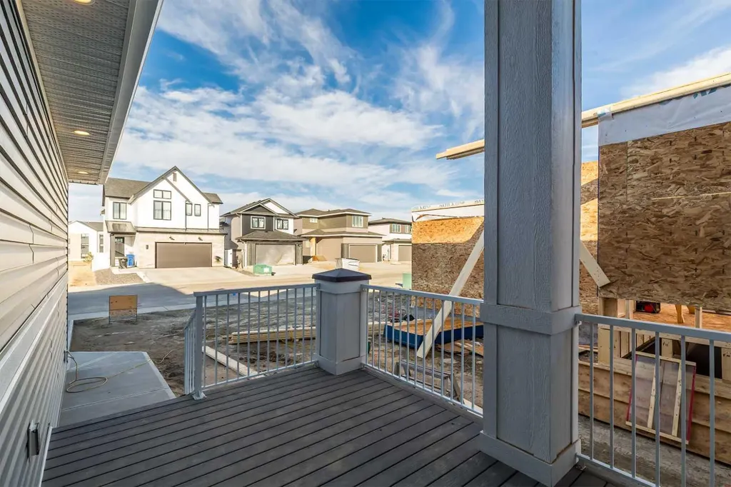 566 Malahat Green W Lethbridge AB T1J 5H1