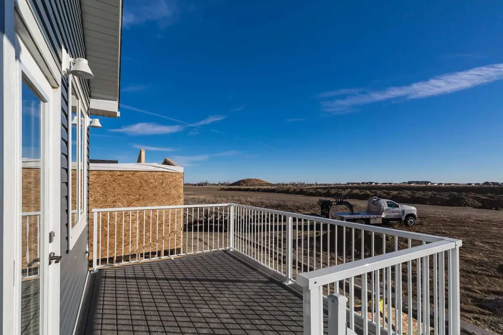 566 Malahat Green W Lethbridge AB T1J 5H1