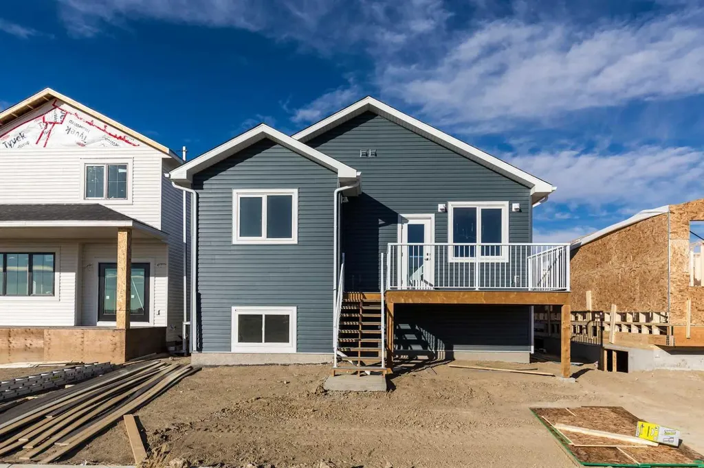 566 Malahat Green W Lethbridge AB T1J 5H1