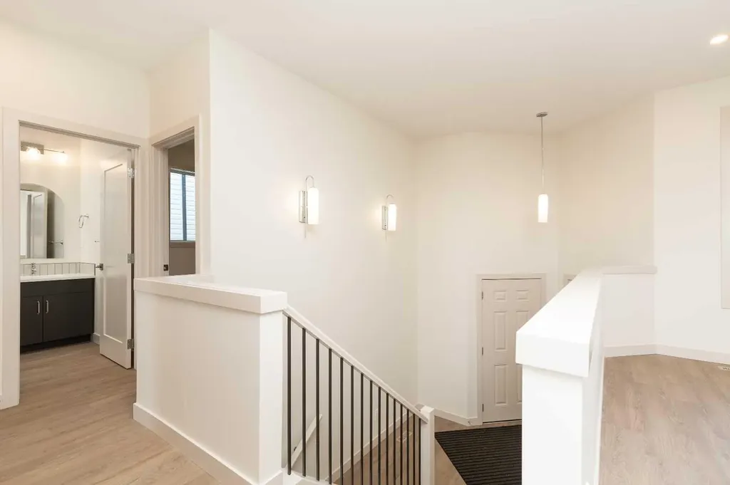 566 Malahat Green W Lethbridge AB T1J 5H1