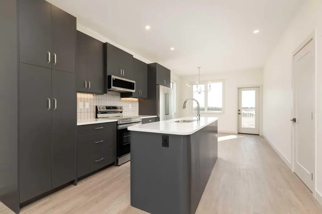 566 Malahat Green W Lethbridge AB T1J 5H1