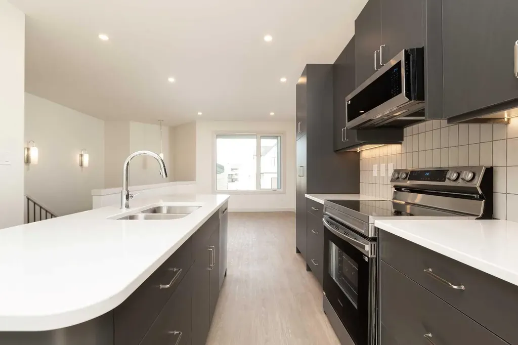 566 Malahat Green W Lethbridge AB T1J 5H1
