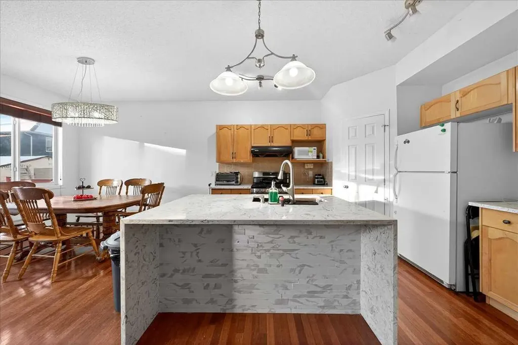 34 Saddlecrest Crescent NE Calgary AB t3j0c6