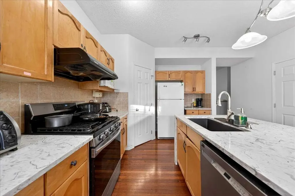 34 Saddlecrest Crescent NE Calgary AB t3j0c6