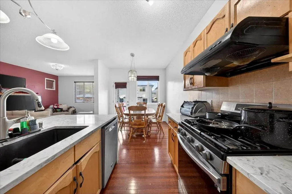 34 Saddlecrest Crescent NE Calgary AB t3j0c6