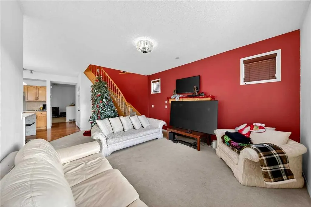 34 Saddlecrest Crescent NE Calgary AB t3j0c6