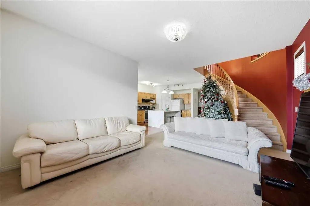 34 Saddlecrest Crescent NE Calgary AB t3j0c6