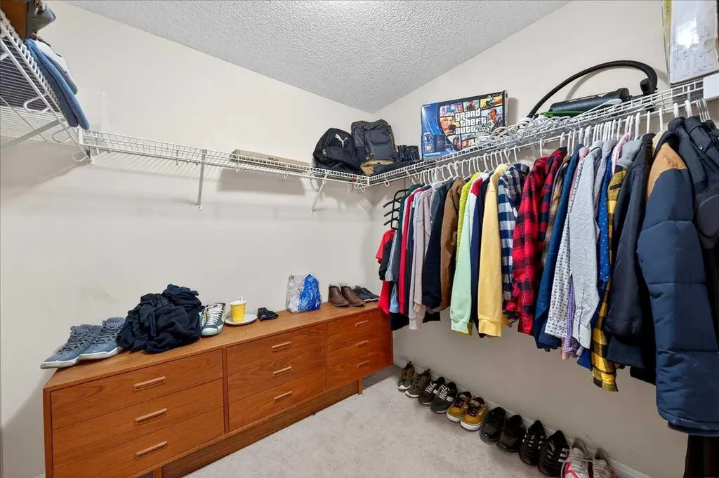34 Saddlecrest Crescent NE Calgary AB t3j0c6