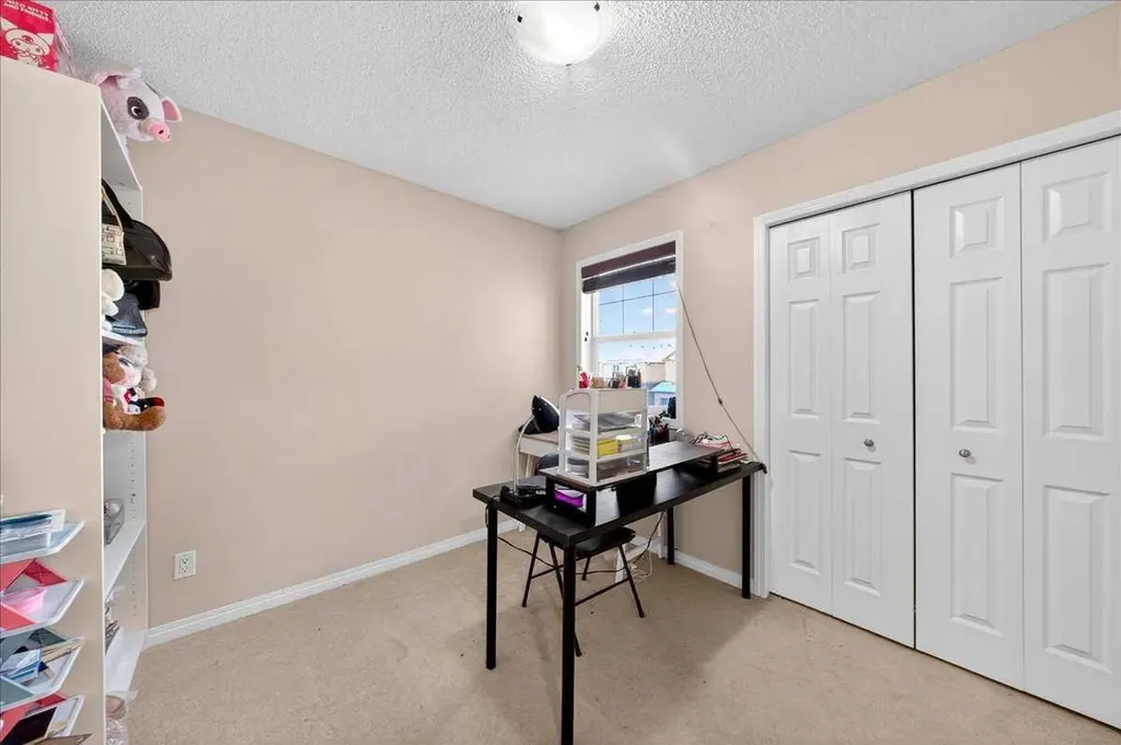 34 Saddlecrest Crescent NE Calgary AB t3j0c6