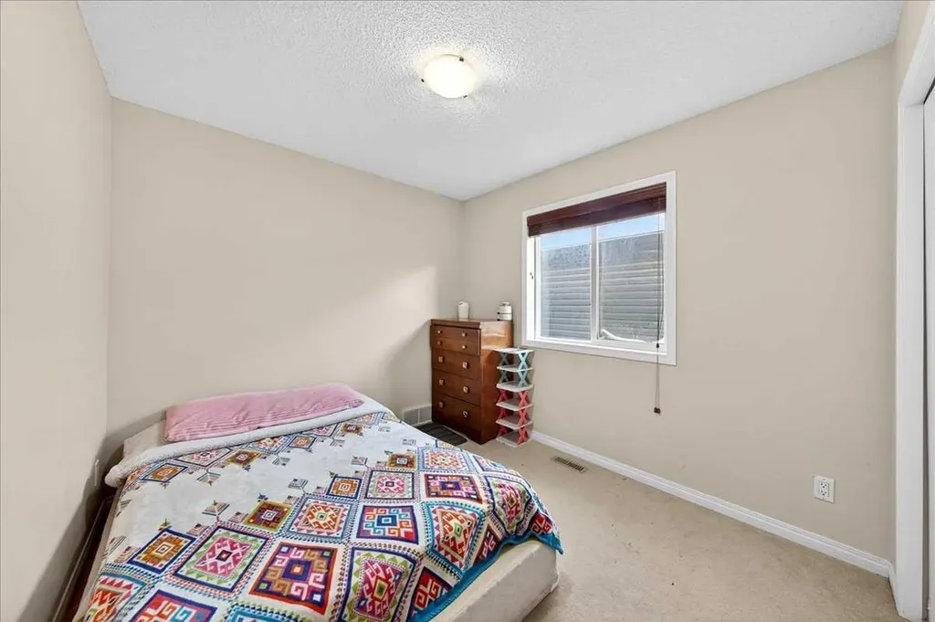 34 Saddlecrest Crescent NE Calgary AB t3j0c6