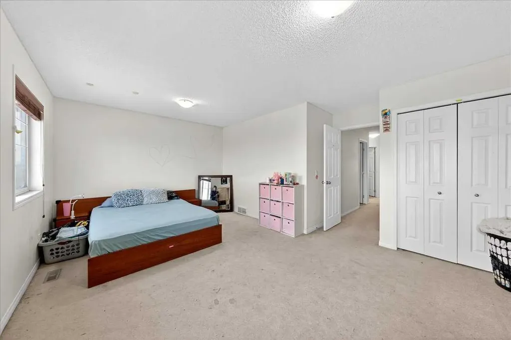 34 Saddlecrest Crescent NE Calgary AB t3j0c6